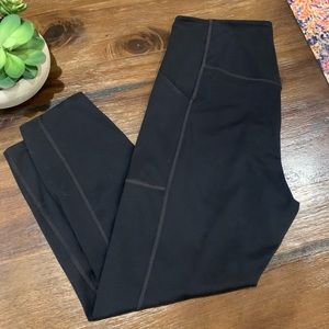 Girlfriend Collective black capri leggings